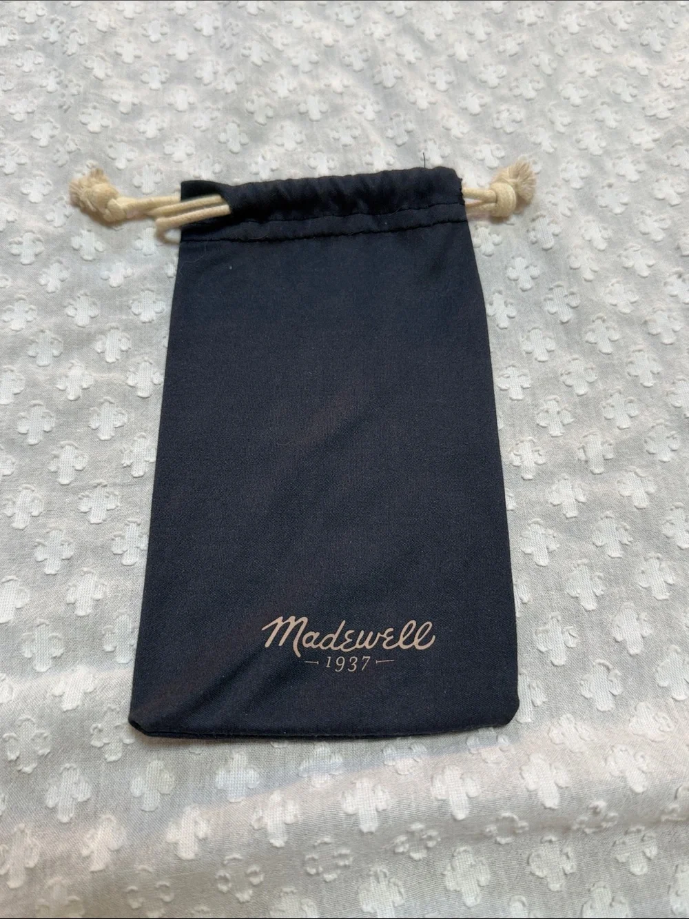 Madewell sunglasses or eyeglasses pouch